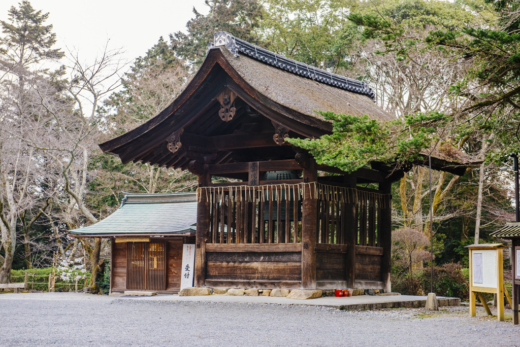 Башня с колоколом сёро(Мии-но-бансё) храма Ондзё-дзи