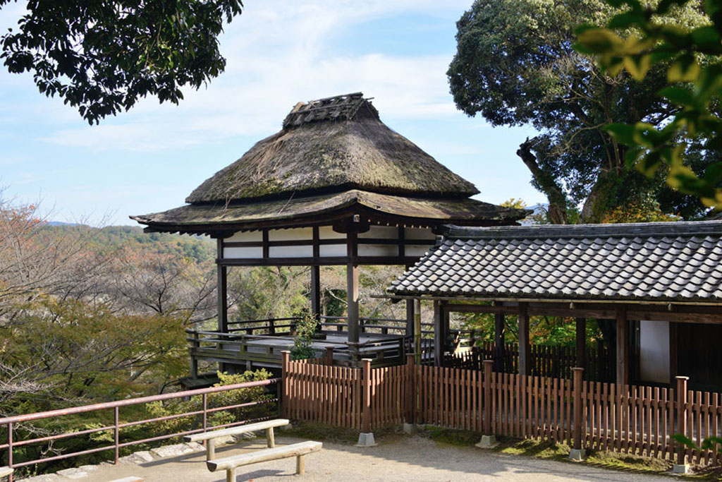 Чайный домик Цукими-тэй храма Исияма-дэра