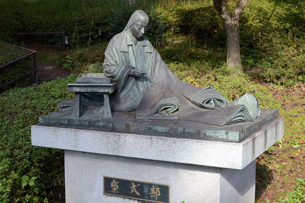 รูปปั้นของมุราซากิ ชิกิบุ