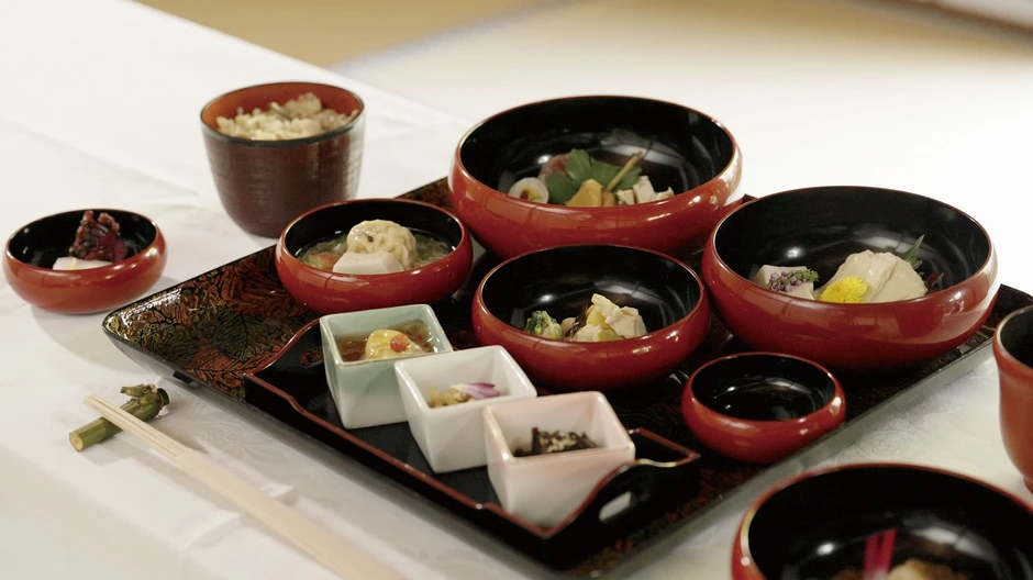 Shojin-ryori (vegetarian cuisine) as passed down at Miidera temple